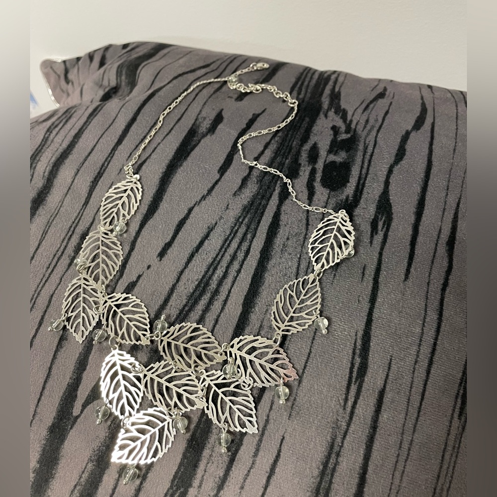 Silver Leaves Necklace Metal Pendant Ten Thousand Villages Beaded New